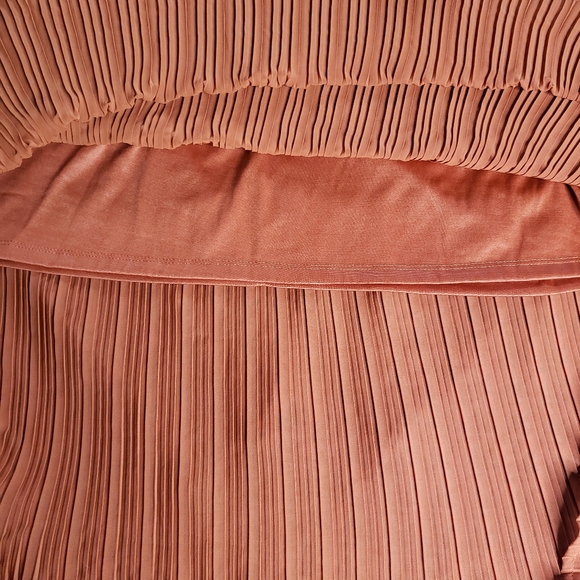 Girl Soul Pleated Midi Long Sleeve Rust Color Dress - Picture 4 of 5